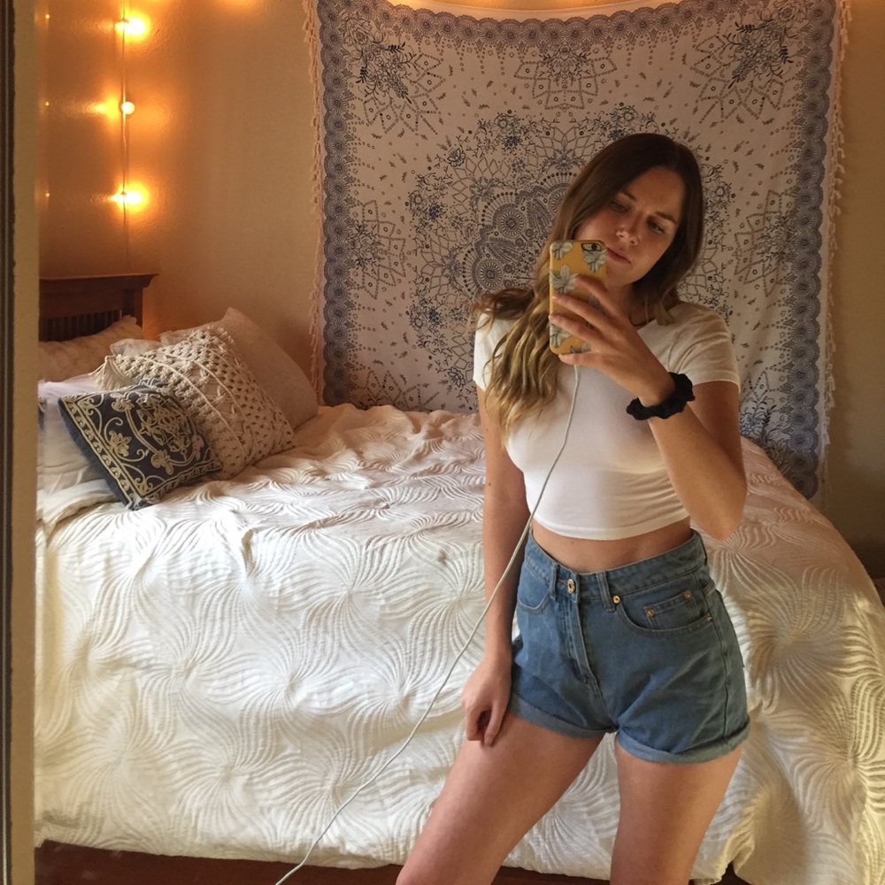 Short sleeve crop top